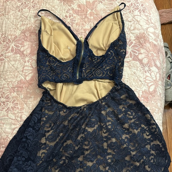 Selling  a EMERALD SUNDAE Womens Navy Glitter Floral dress. Worn only once - Picture 2 of 3